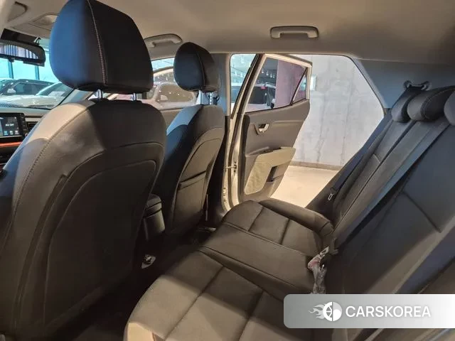 Kia Stonic 2018 Белый из Кореи, фото 4