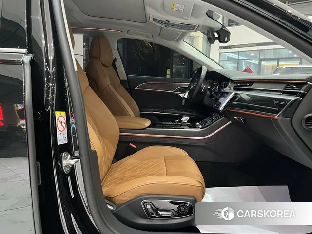 Audi A8 2023 Черный из Китая, фото 4