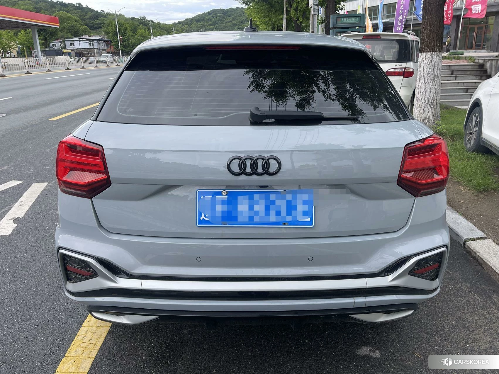Audi Q2L 2021 Темно-серый из Китая, фото 4