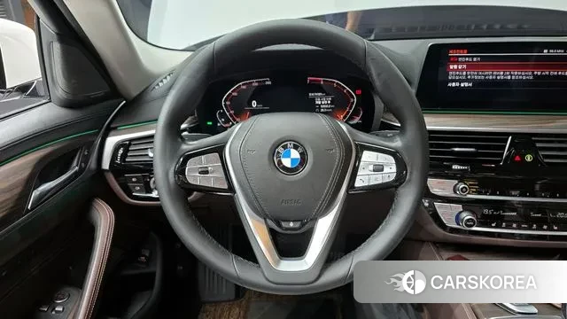 BMW 5 Series (G30) 2020 Белый из Кореи, фото 4