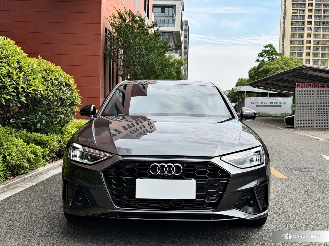Audi A4L 2025 Silver/gray из Китая, фото 4