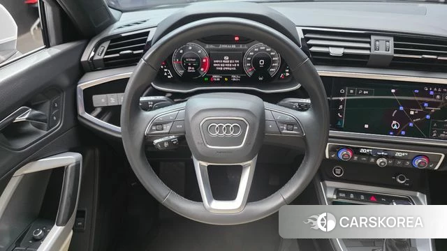 Audi Q3 (F3) 2022 Белый из Кореи, фото 4