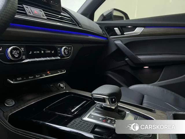 Audi Q5L 2025 Черный из Китая, фото 4