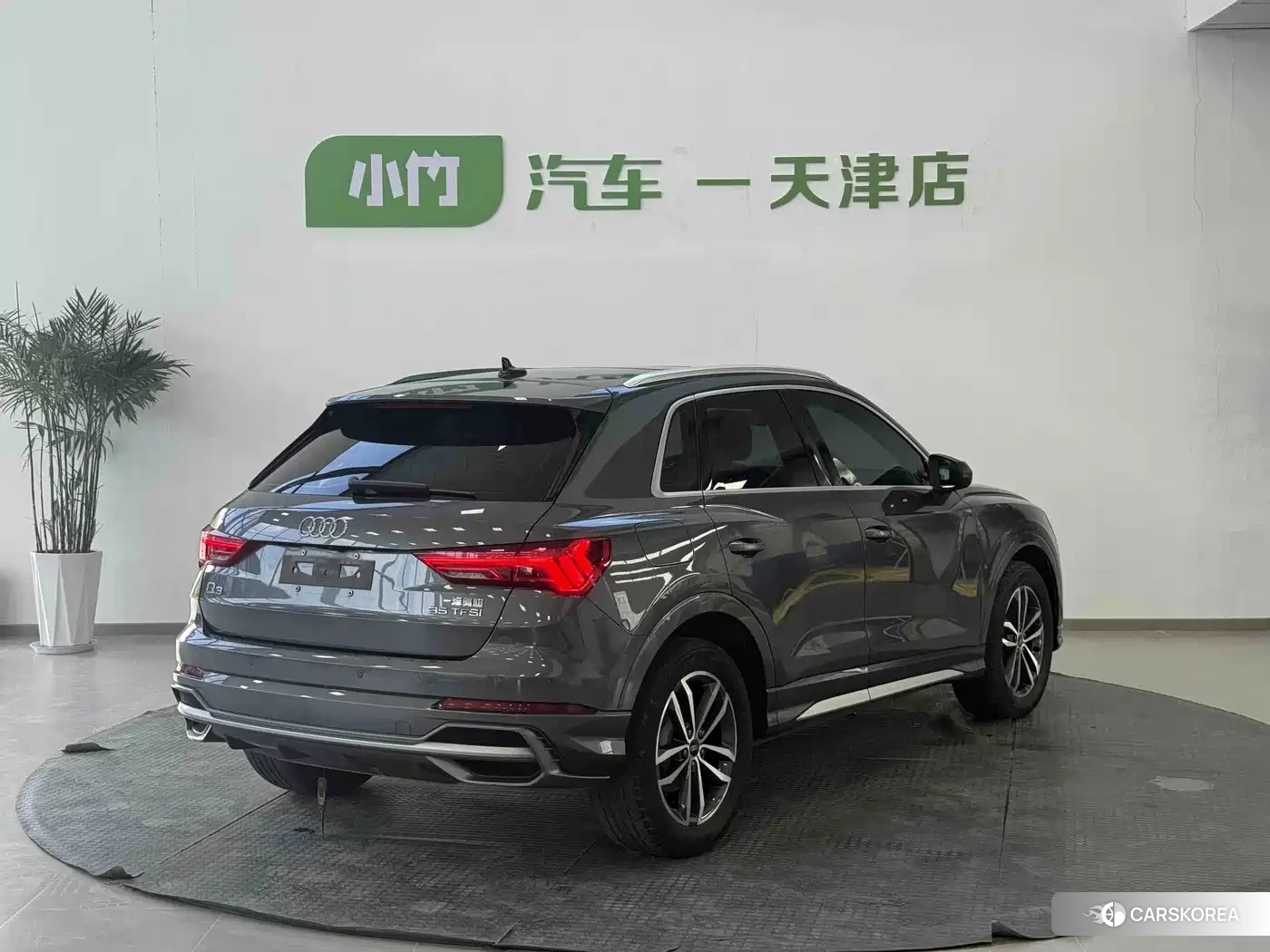 Audi Q3 2023 Silver/gray из Китая, фото 4