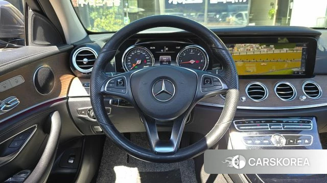 Mercedes-Benz E-Class W213 2018 Серебристо-серый из Кореи, фото 4