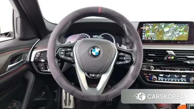 BMW 5 Series (G30) 2018 Белый из Кореи, фото 4