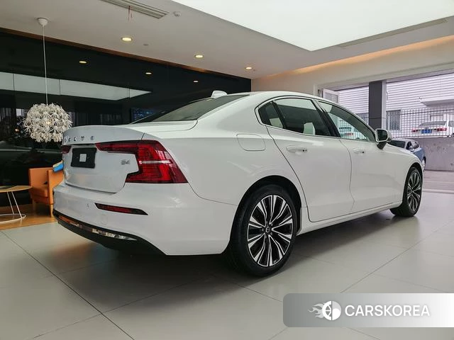 Volvo S60 2025 Белый из Китая, фото 4