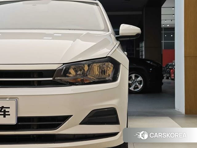 Volkswagen Polo 2023 Белый из Китая, фото 4