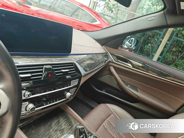BMW 5 series 2022 Черный из Китая, фото 4