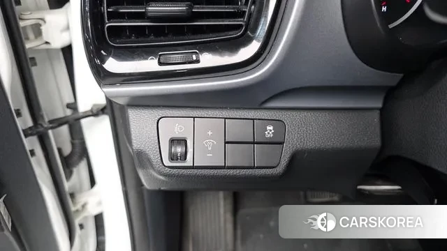 Kia Stonic 2018 Белый из Кореи, фото 4