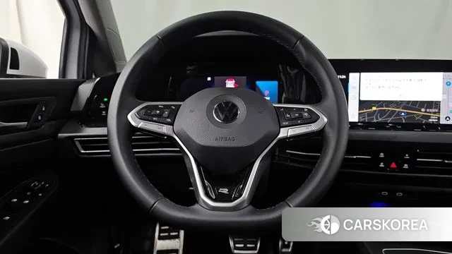 Volkswagen Golf 8th Generation 2022 Белый из Кореи, фото 4