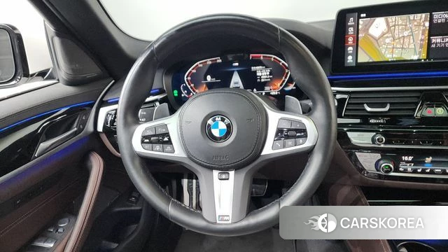 BMW 5 Series (G30) 2023 Белый из Кореи, фото 4