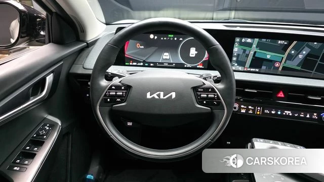 Kia EV6 2023 Серебристо-серый из Кореи, фото 4