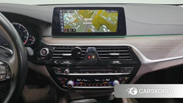 BMW 5 Series (G30) 2018 Белый из Кореи, фото 4