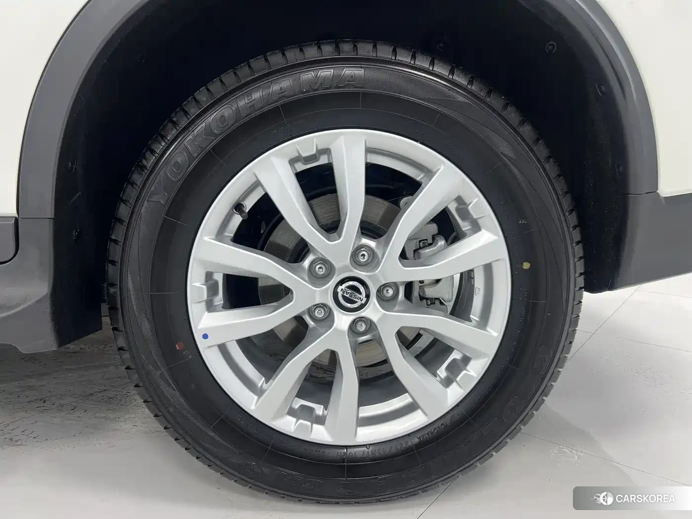 Nissan Qijun 2023 Белый из Китая, фото 4