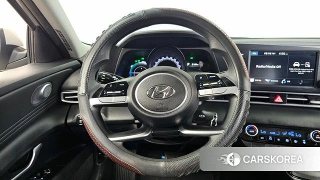 Hyundai Avante Hybrid (CN7) 2022 Серебристо-серый из Кореи, фото 4