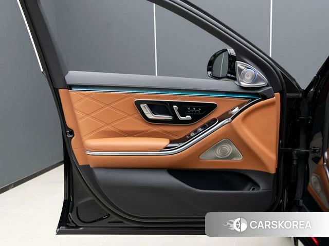 Mercedes-Benz Maybach S-class 2023 Черный из Китая, фото 4