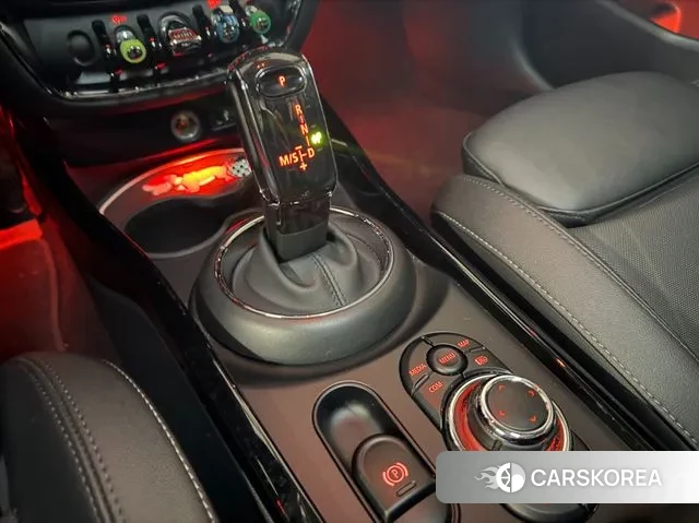 Mini Cooper Clubman 2022 Черный из Кореи, фото 4