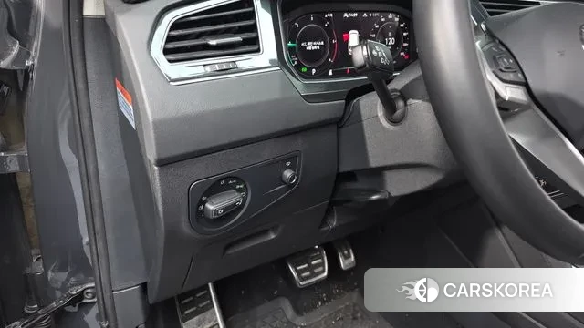 Volkswagen Tiguan second Generation 2023 Серый из Кореи, фото 4