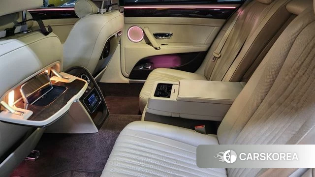 Bentley Flying Spur 2nd Generation 2018 Белый из Кореи, фото 4