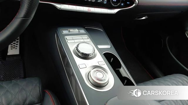 Genesis GV70 2024 Белый из Кореи, фото 4