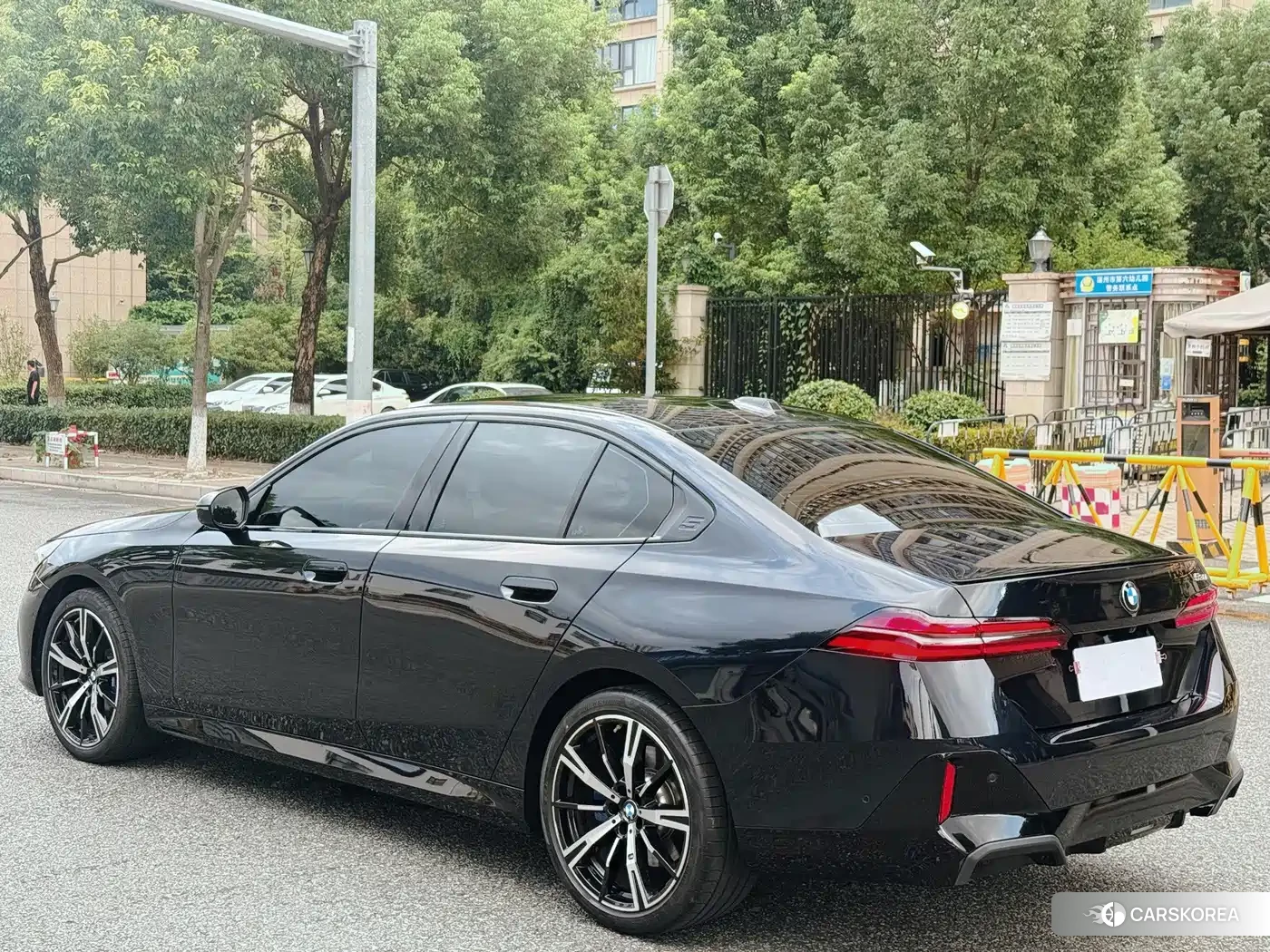 BMW 5 series 2026 Черный из Китая, фото 4
