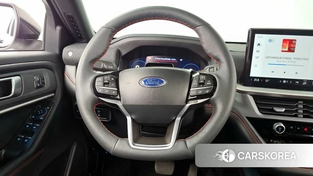 Ford Explorer 6th Generation 2025 Белый из Кореи, фото 4