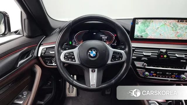 BMW 5 Series (G30) 2023 Белый из Кореи, фото 4