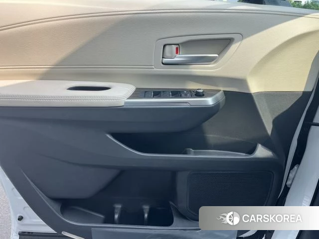 Toyota Saina 2024 Белый из Китая, фото 4