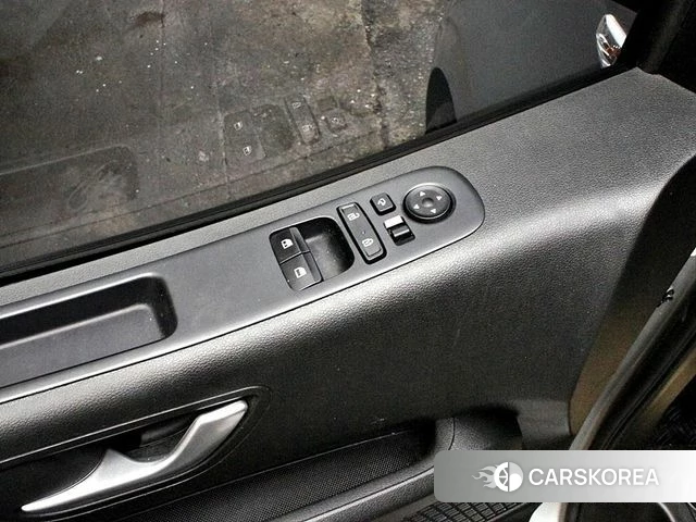 Hyundai Staria 2023 Серебристо-серый из Кореи, фото 4