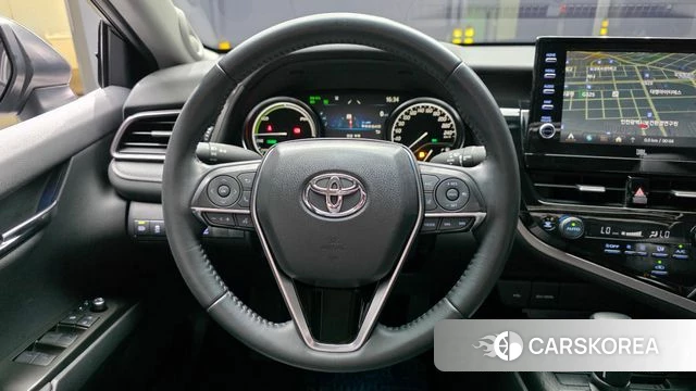 Toyota Camry (XV70) 2022 Серый из Кореи, фото 4