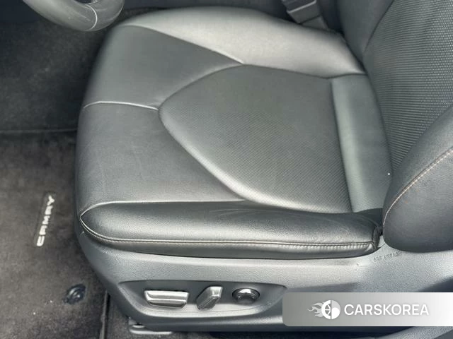 Toyota Camry 2022 Белый из Китая, фото 4