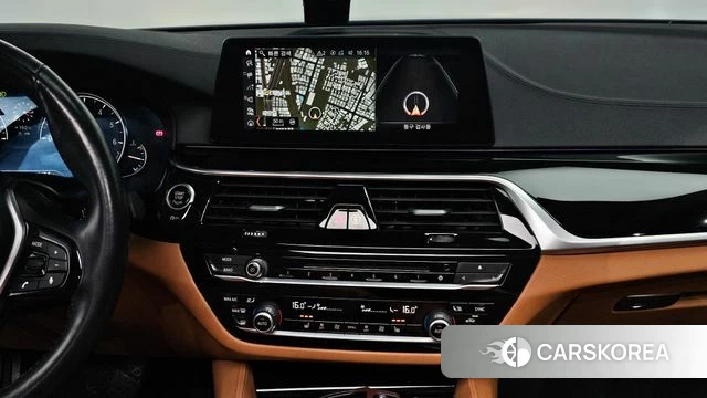 BMW 5 Series (G30) 2018 Серый из Кореи, фото 4