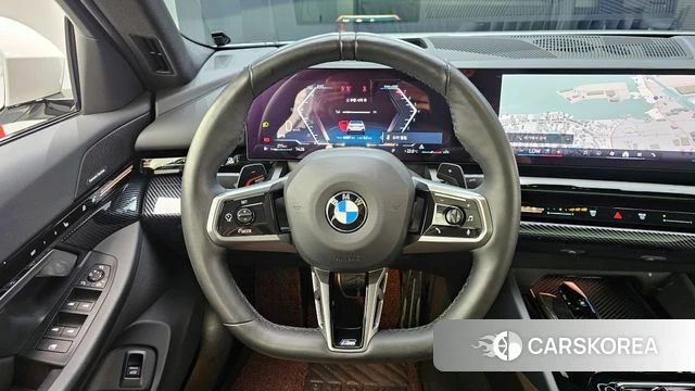 BMW 5 Series (G60) 2024 Белый из Кореи, фото 4
