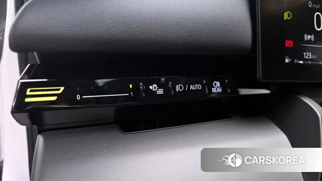 BMW 5 Series (G60) 2023 Белый из Кореи, фото 4