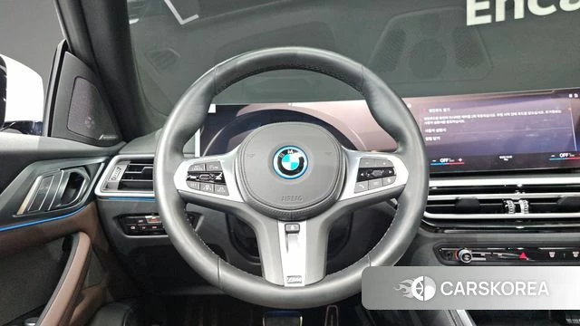 BMW i4 2023 Белый из Кореи, фото 4