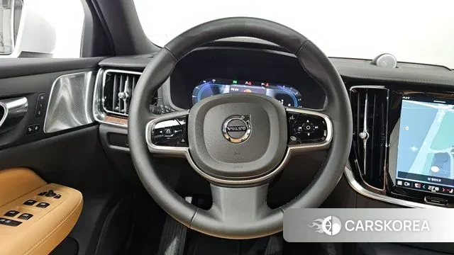 Volvo V60 Cross-Country 2nd Generation 2024 Белый из Кореи, фото 4
