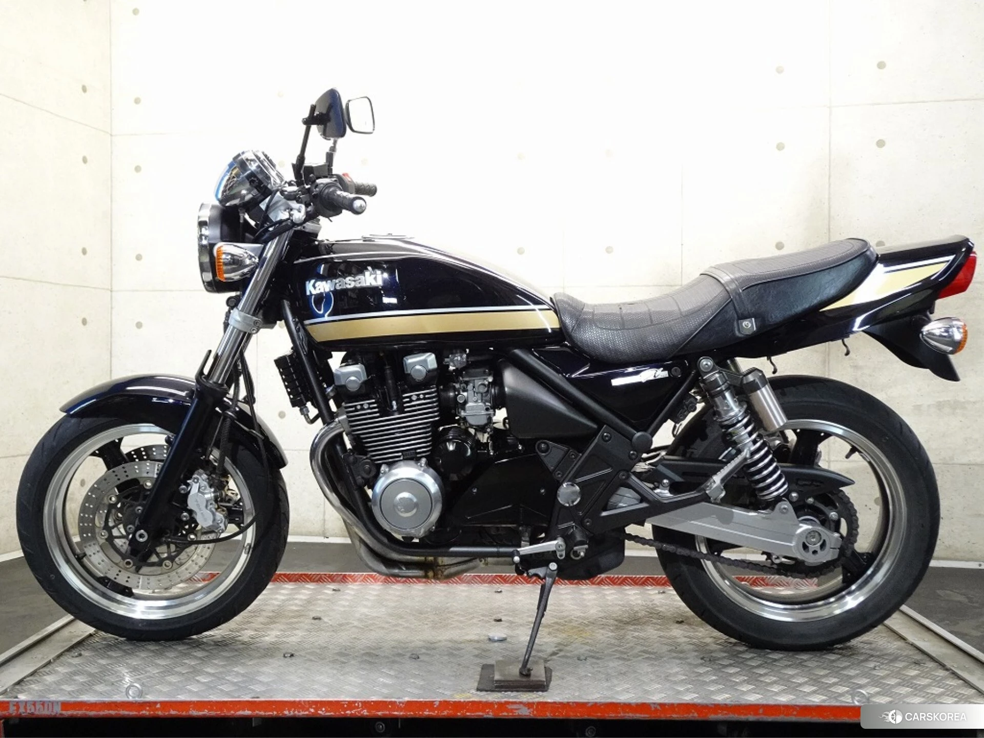 Kawasaki ZEPHYR 400 2010 из Японии