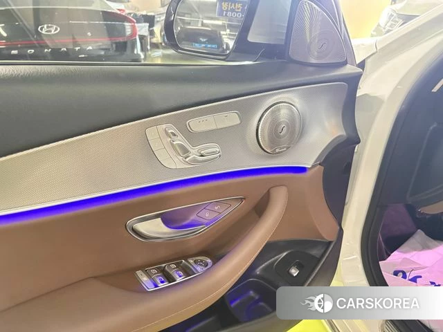 Mercedes-Benz E-Class W213 2019 Белый из Кореи, фото 4