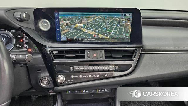 Lexus ES300h 7th generation 2023 Белый из Кореи, фото 4