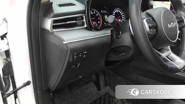 Kia K5 3rd generation 2023 Белый из Кореи, фото 4