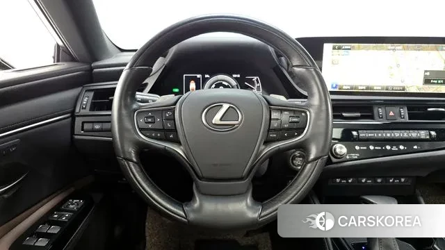 Lexus ES300h 7th generation 2023 Белый из Кореи, фото 4