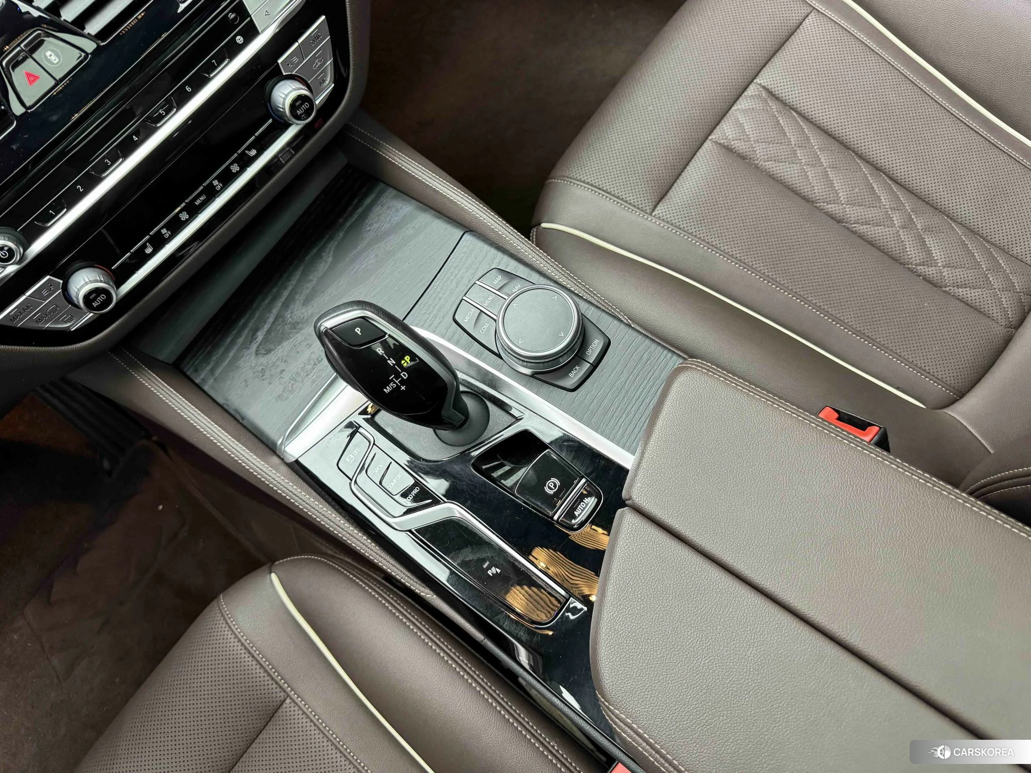 BMW 5 series 2020 Черный из Китая, фото 4