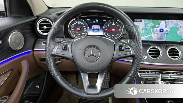 Mercedes-Benz E-Class W213 2018 Белый из Кореи, фото 4