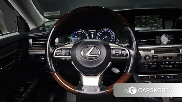 Lexus New ES300h 2018 Серебристо-серый из Кореи, фото 4