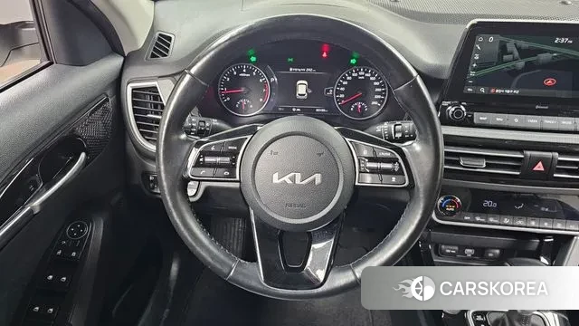 Kia Seltos 2022 Белый из Кореи, фото 4