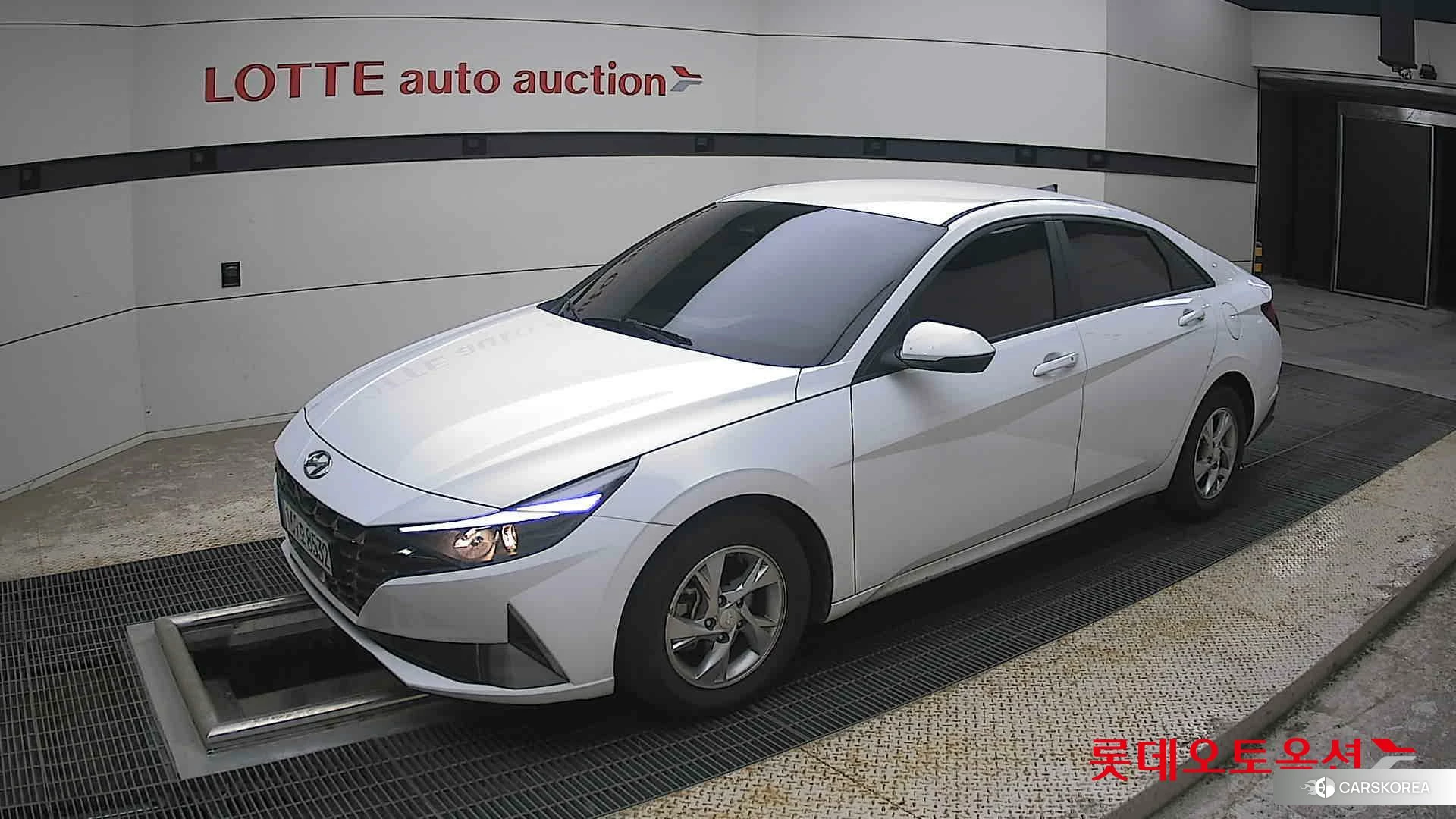 Hyundai Avante 2023 Polar White из Кореи, фото 4