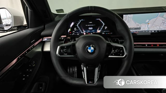 BMW 5 Series (G60) 2025 Белый из Кореи, фото 4