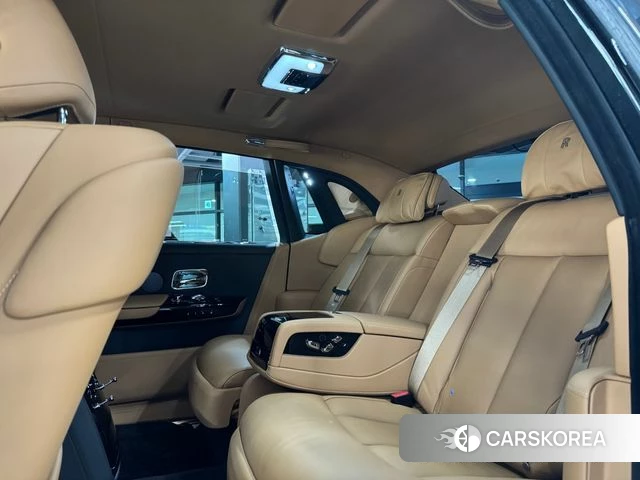 Rolls-Royce Phantom 2021 Черный из Кореи, фото 4