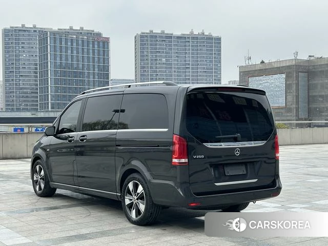 Mercedes-Benz V-class 2023 Черный из Китая, фото 4